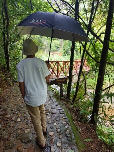 บ้าน 'อีต่อง' ทองผาภูมิ กาญจนบุรีนี่เอง ~