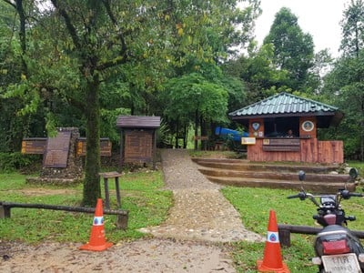 บ้าน 'อีต่อง' ทองผาภูมิ กาญจนบุรีนี่เอง ~