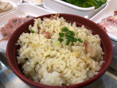 ข้าวผัดกระเทียมเบค่อน