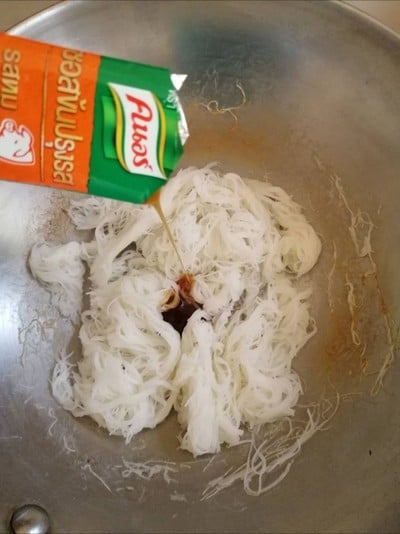 วิธีทำ หมี่ขาวผัดซอสคนอร์ วิธีทำ หมี่ขาวผัดซอสคนอร์