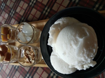ไอติมกะทิ