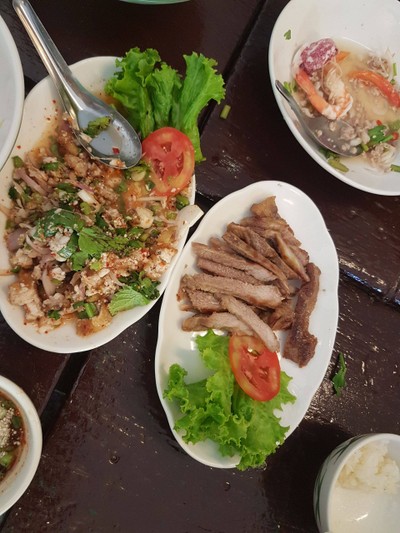 คอหมูย่าง