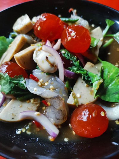 ยำทะเลไข่เค็ม