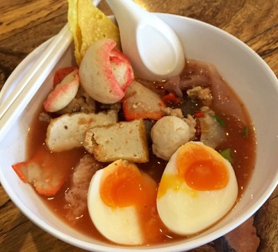 เส้นใหญ่ต้มยำเย็นตาโฟ