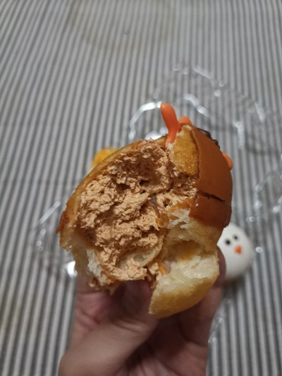 โดนัทไข่ยัดไส้ไส้ครีมชาไทย