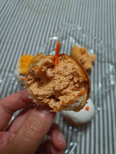 โดนัทไข่ยัดไส้ไส้ครีมชาไทย