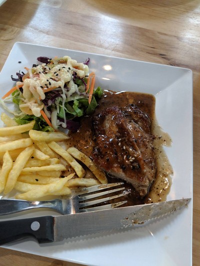 อาหาร หรือ เครื่องดื่ม