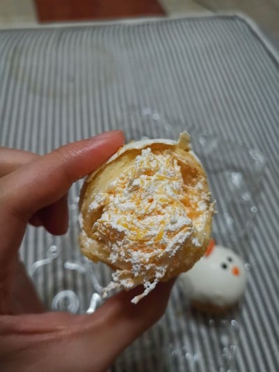 โดนัทไข่ยัดไส้ไส้ครีมฝอยทอง