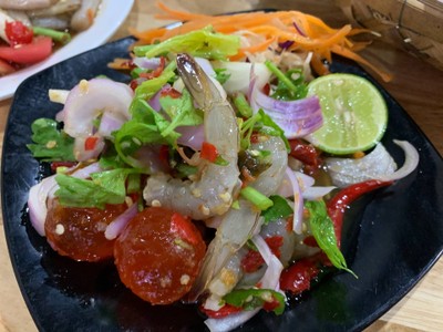 ยำกุ้งสดไข่แดงเค็ม