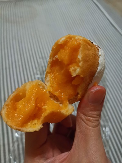โดนัทไข่ยัดไส้ไส้คัสตาร์ดไข่เค็ม