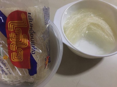 วิธีทำ หมี่ขาวผัดลูกชิ้น วิธีทำ หมี่ขาวผัดลูกชิ้น