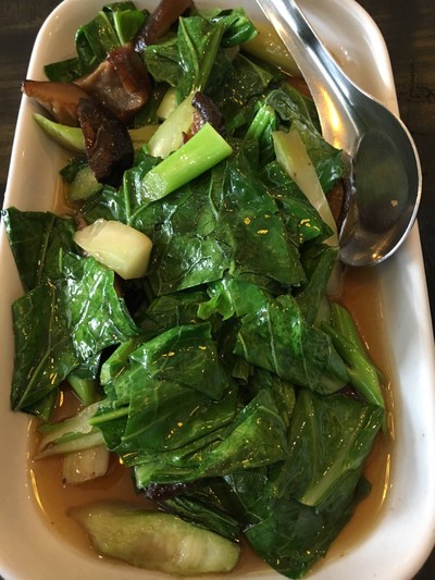 คะน้าผัดเห็ดหอม