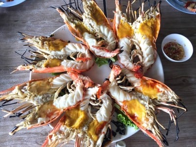 เมนูของร้าน เรือนไทยกุ้งเผา วัดเชิงเลน