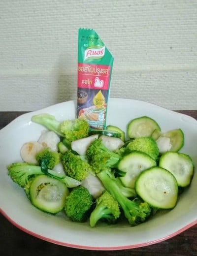 2สหายผัดซอสข้น