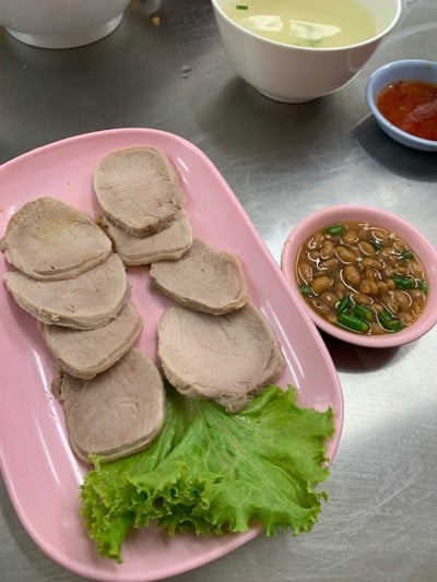 ลูกชิ้นปลาบรรทัดทอง ที่1 จส.100 บรรทัดทอง ปทุมวัน