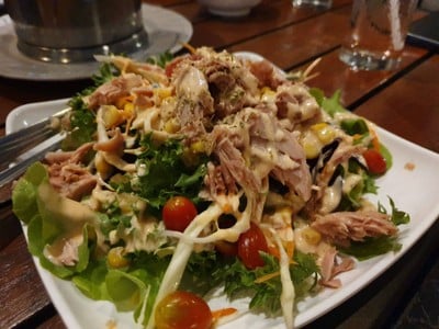 ทูน่าสลัด