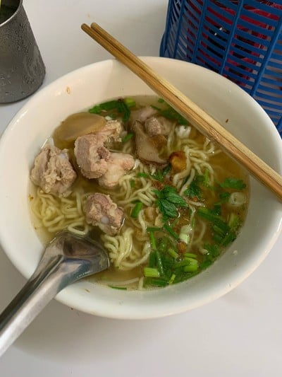 บะหมี่หมูตุ๋น