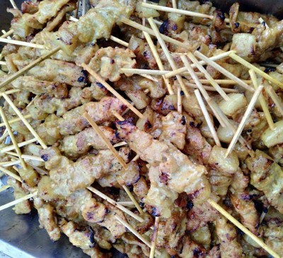 หมูสะเต๊ะคุณอ้อ ถนนคนเดิน ตรอกโรงยาอุทัยธานี หมูสะเต๊ะคุณอ้อ ถนนคนเดิน ตรอกโรงยาอุทัยธานี