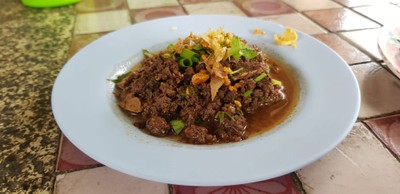 ร้านลาบลุงน้อย by ตี๋หลังมอ