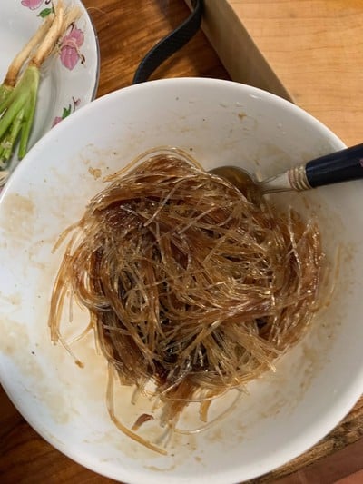 วิธีทำ กุ้งอบวุ้นเส้นในกระทะ