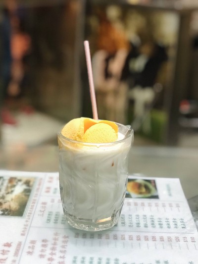 Mango Ice-Cream With Coconut Juice