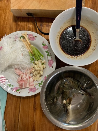 วิธีทำ กุ้งอบวุ้นเส้นในกระทะ