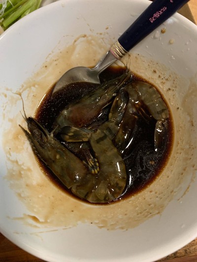 วิธีทำ กุ้งอบวุ้นเส้นในกระทะ