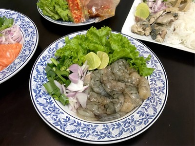ยำกุ้งสด