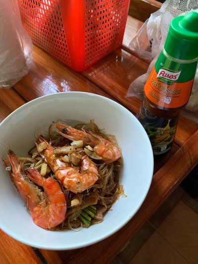 วิธีทำ กุ้งอบวุ้นเส้นในกระทะ