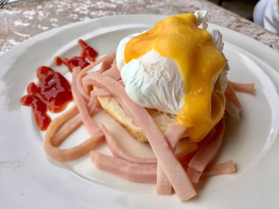 One night hideaway in “Samed”.