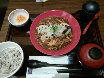 เต้าหู้ผัดซอสมาโฟ