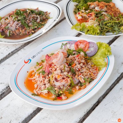 เมนูของร้าน หมูทอดเจียงฮาย ตลาดเช้ายูดีทาวน์