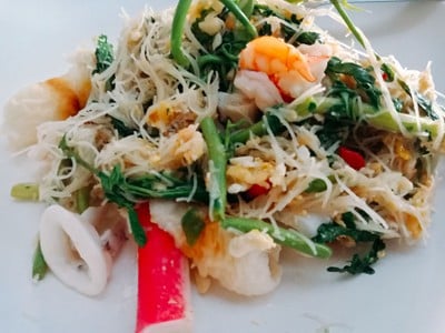 อาหาร หรือ เครื่องดื่ม