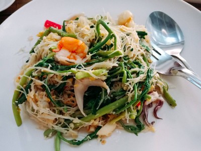 หมี่ผัดกะเฉดทะเล
