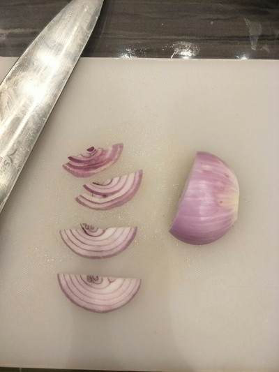 วิธีทำ Parchment Baked Salmon with Mashed Purple Potatoes วิธีทำ Parchment Baked Salmon with Mashed Purple Potatoes