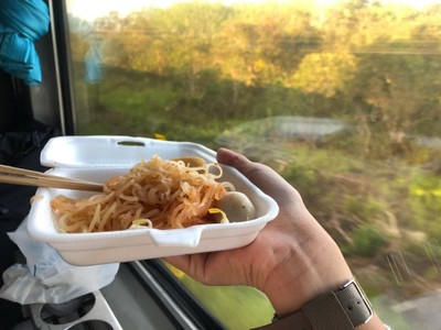 ตามราคา กล่องละ 10 บาท อร่อย อิ่มท้อง