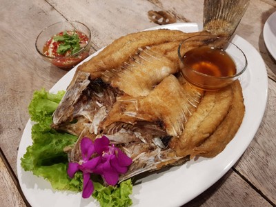 ปลากะพงทอดน้ำปลา