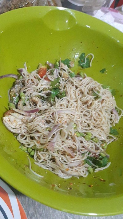 ยำขนมจีน