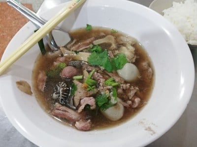 ก๋วยเตี๋ยวเนื้อเจ๊ผอม ตลาดปีระกา