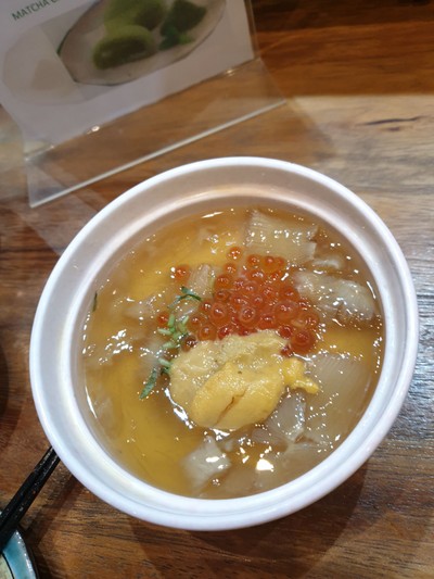 ไข่ตุ๋นหูฉลาม