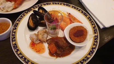 อาหาร หรือ เครื่องดื่ม