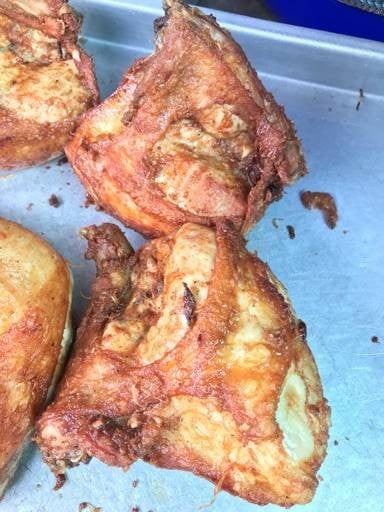 ไก่ทอด ประชาสงเคราะห์30 ห้วยขวาง อยู่ปากทางเข้าสนามกีฬาข้างร้านน้ำปั่น ร้านขนมรังผึ้ง ไก่ทอด ประชาสงเคราะห์30 ห้วยขวาง อยู่ปากทางเข้าสนามกีฬาข้างร้านน้ำปั่น ร้านขนมรังผึ้ง