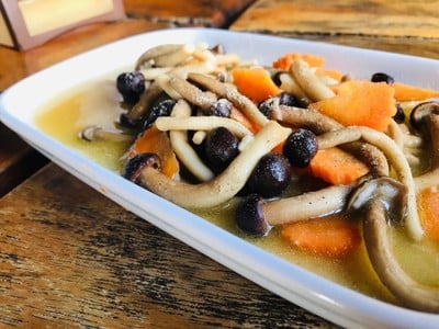 เห็ดโคนญี่ปุ่นผัดน้ำมันหอย