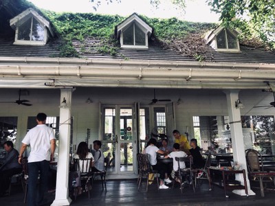บรรยากาศ Chivit Thamma Da Coffee House, Bistro&Bar