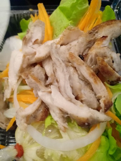สลัดไก่ย่าง