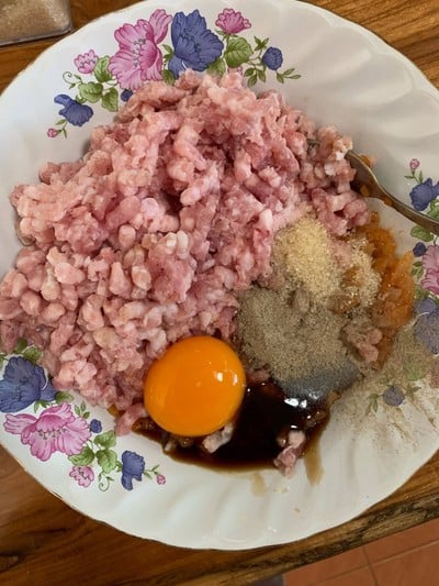 วิธีทำ เบอร์เกอร์หมูชุ่มฉ่ำ