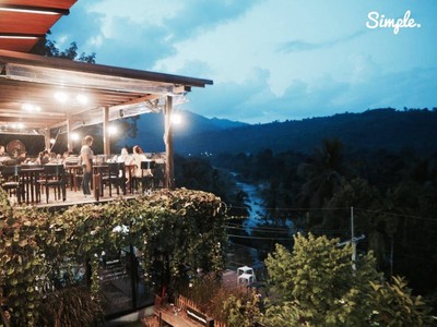 บรรยากาศร้านตอนกลางคืน