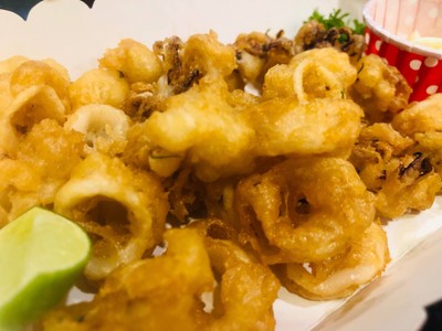 หนวดหมึกชุบแป้งทอด