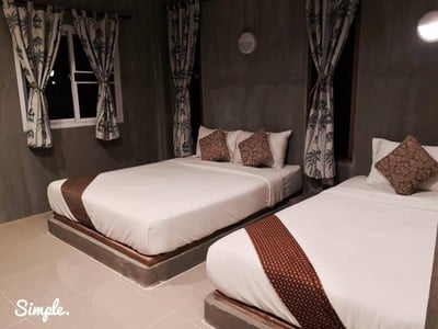 เตียงนอนด้านซ้าย