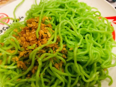 บะหมี่หยกใบเตย (2 ก้อน) (Green Noodle)